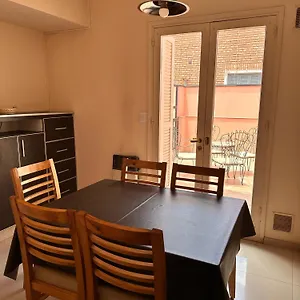 Depto Moderno A Metros De Portones Del Parque Sobre Calle Boulogne Sur Apartamento
